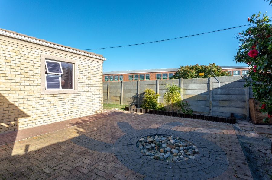 3 Bedroom Property for Sale in Windsor Park Estate Western Cape